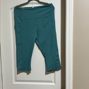 32 Degrees Cool  Teal Cropped leggings C005